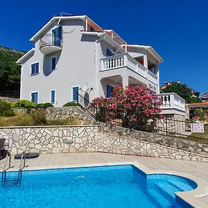 Iva Apartment