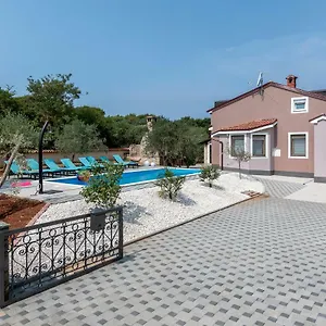 Sunshine Villa