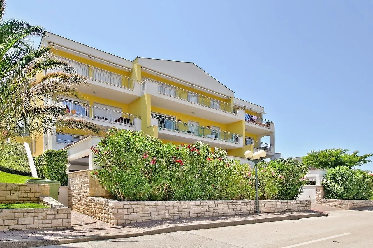 Skiper Resort Savudrija 0*,